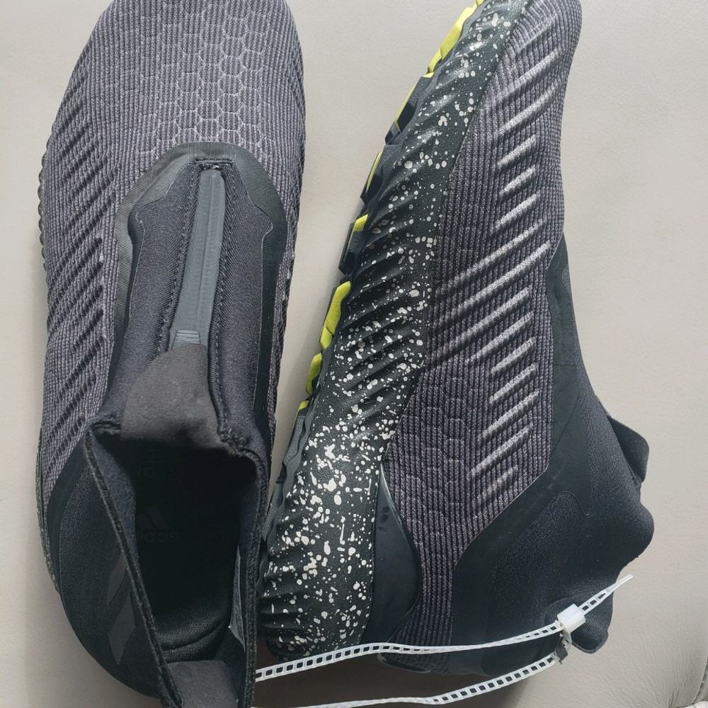 NEW ADIDAS ALPHABOUNCE 5.8 ZIP KIDS SHOES SIZE 4